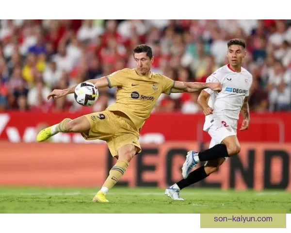 拉菲尼亚盘带能力持续提升，展示优秀的技术和控球水平